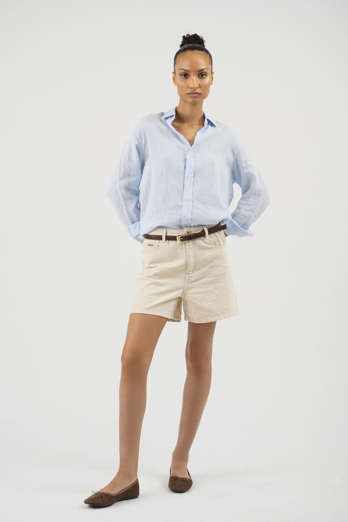 Deva denim shorts in Ecru — view 1 | Maison Arca