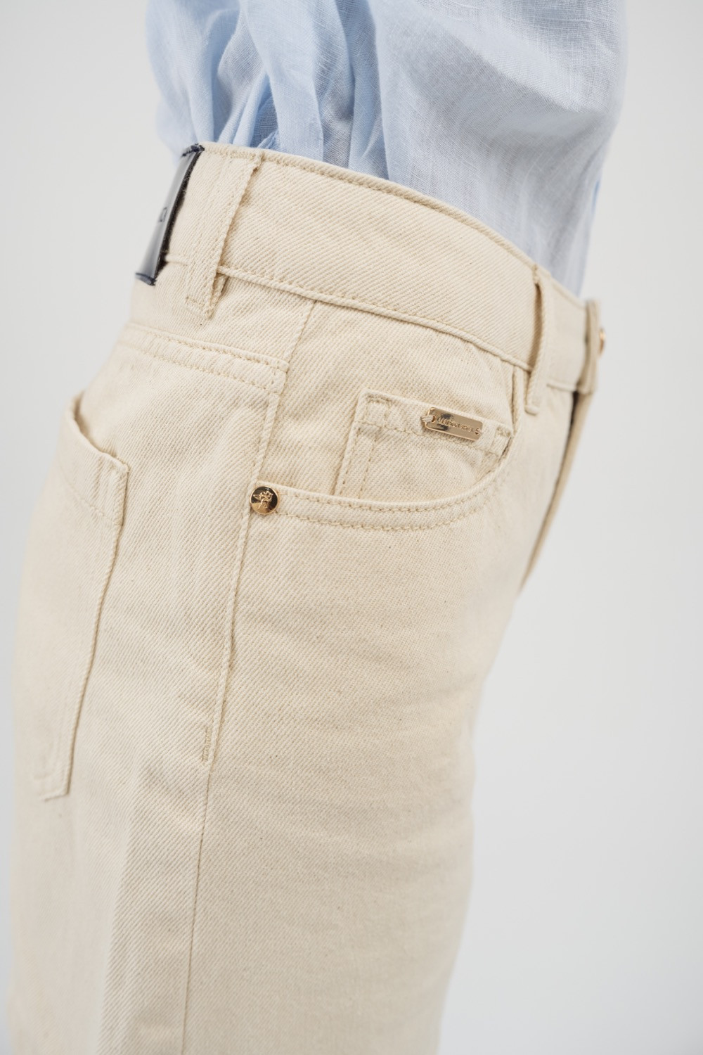 Maison Arca Deva — denim shorts in Ecru — view 36